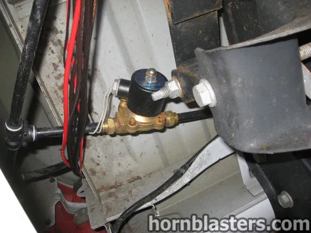 Compressor or tank setup detail on Mark's Dodge Dakota photo 6