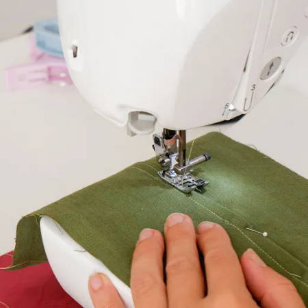 Sewing a flat felled seam on a sewing machine