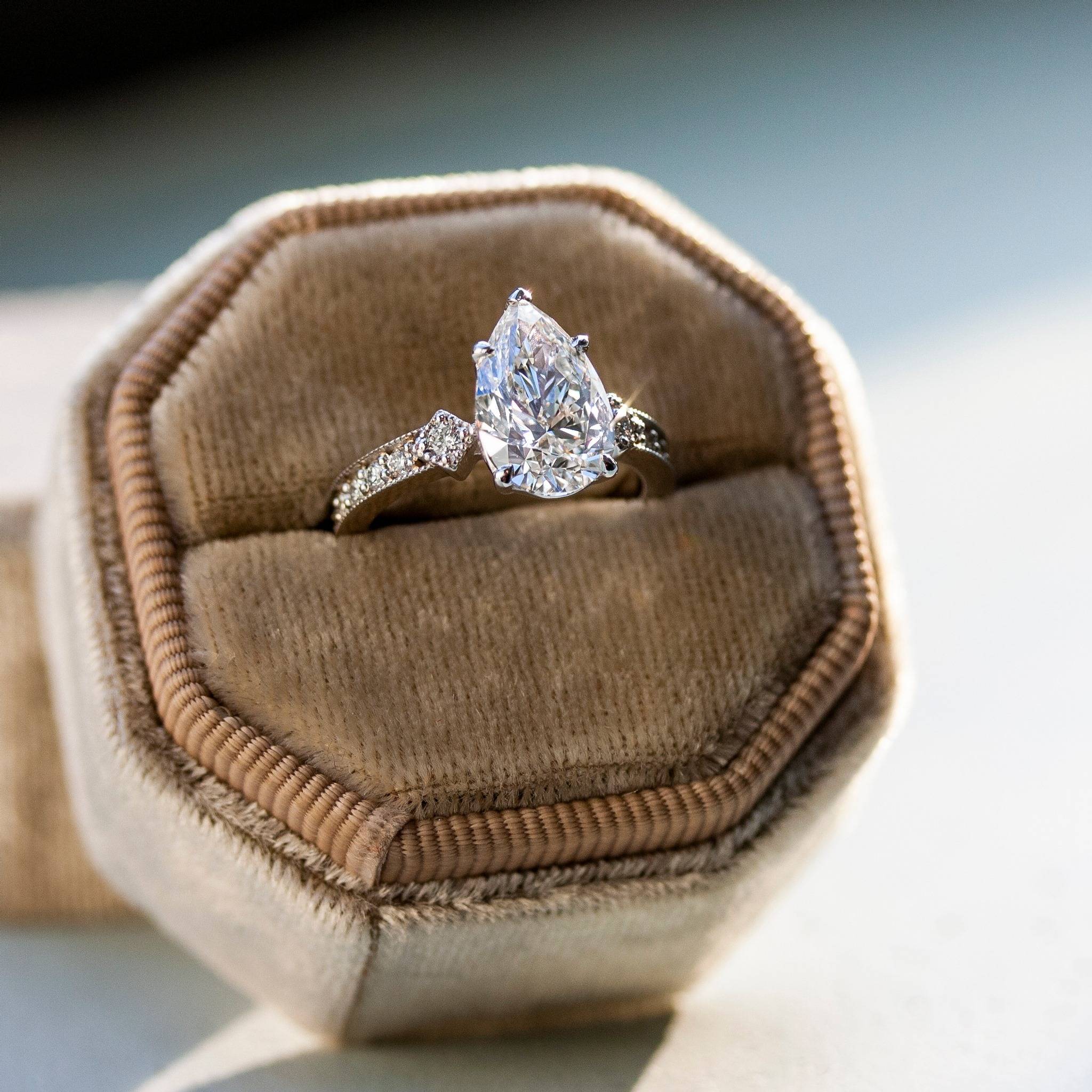 pear shaped diamond engagement ring