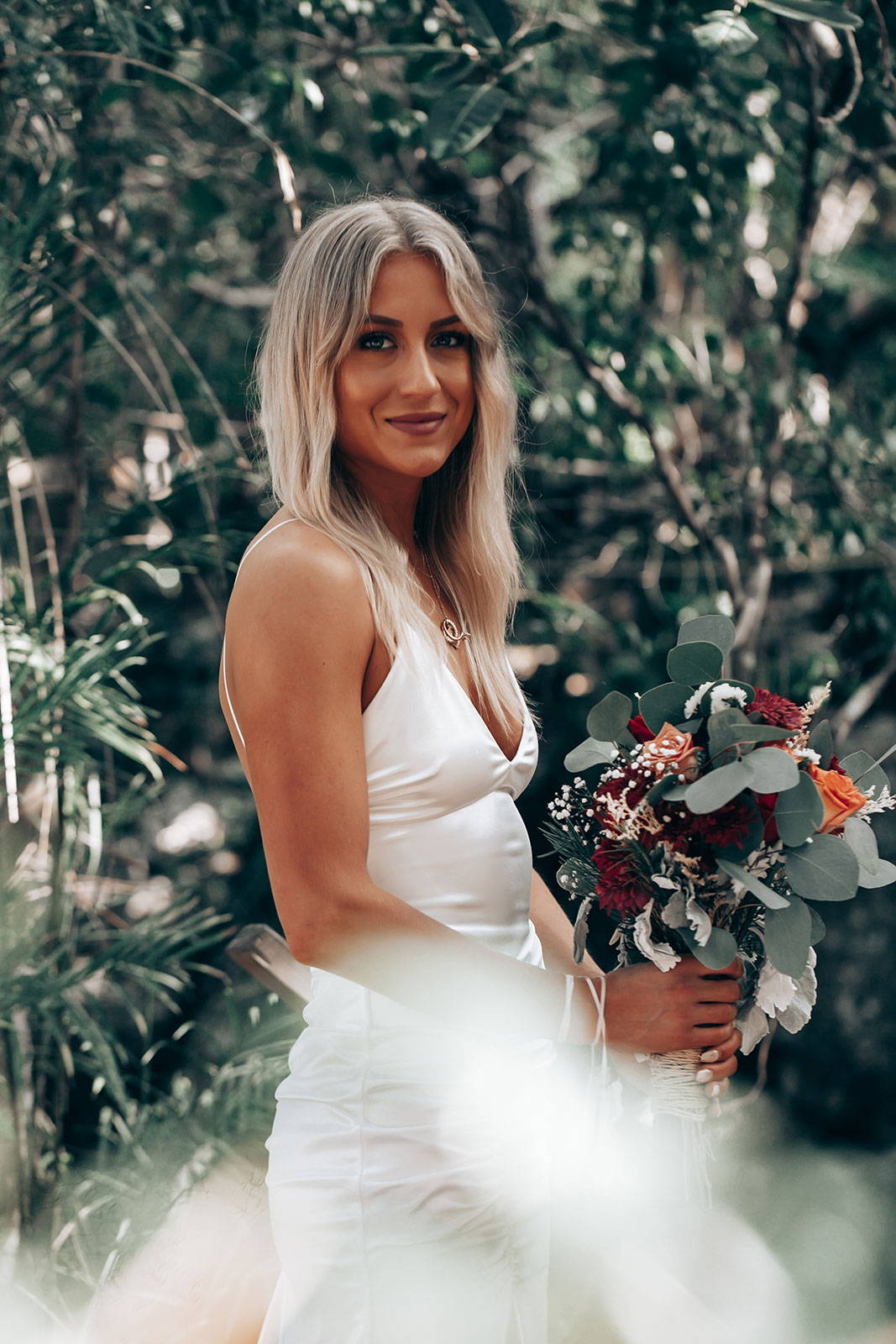 Novia con vestido de Zsa Zsa