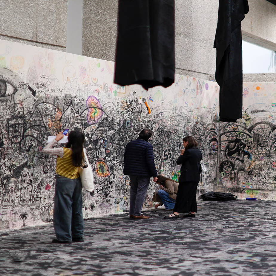 Casa Dragones participa en la apertura de la exposición, Espíritus en el Pantano en el Museo Tamayo