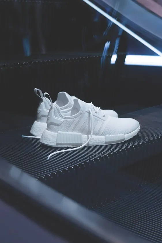 white adidas nmd