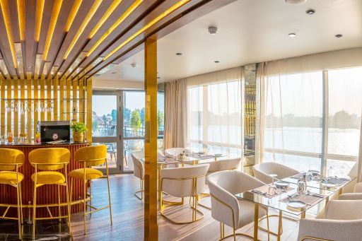 Sonesta Dahabeya Amirat II Restaurant
