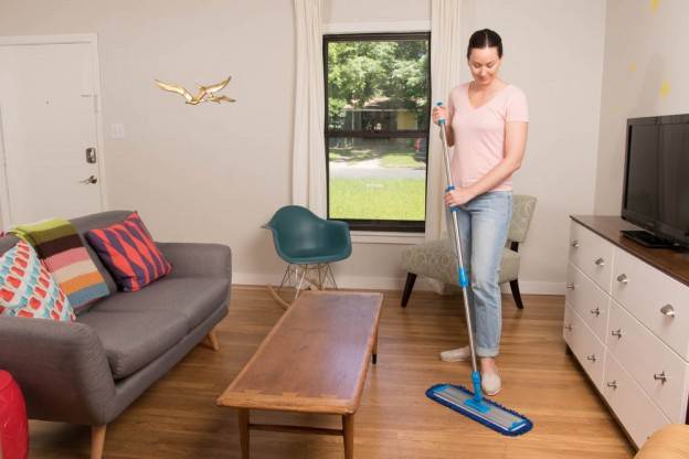 How to Use a Dust Mop
