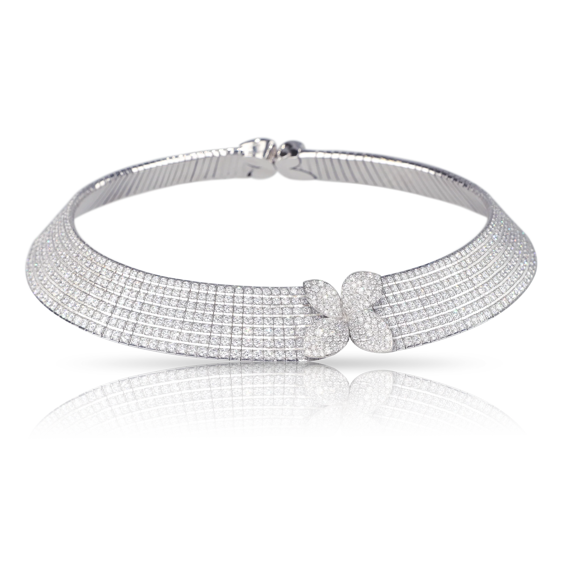 Collier in 18k white gold with white diamonds