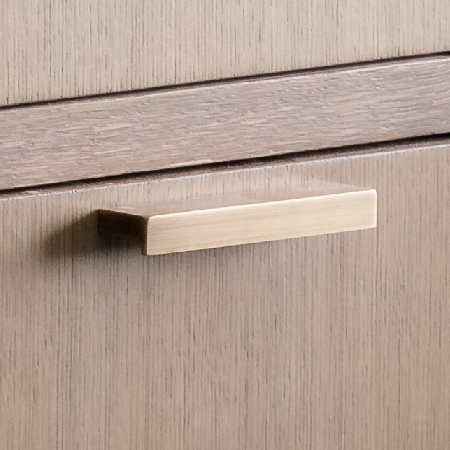 Quinton Pull Handle
