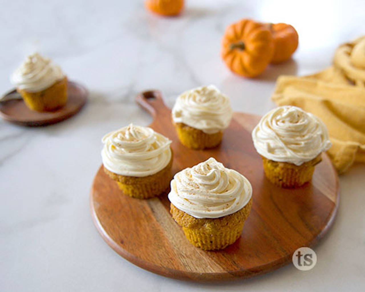 Pumpkin Raisin Cupcakes