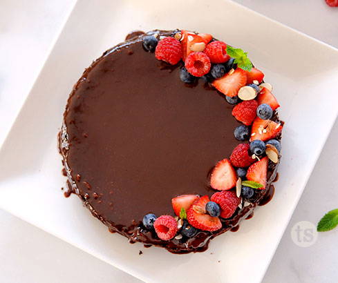 berry brownie torte