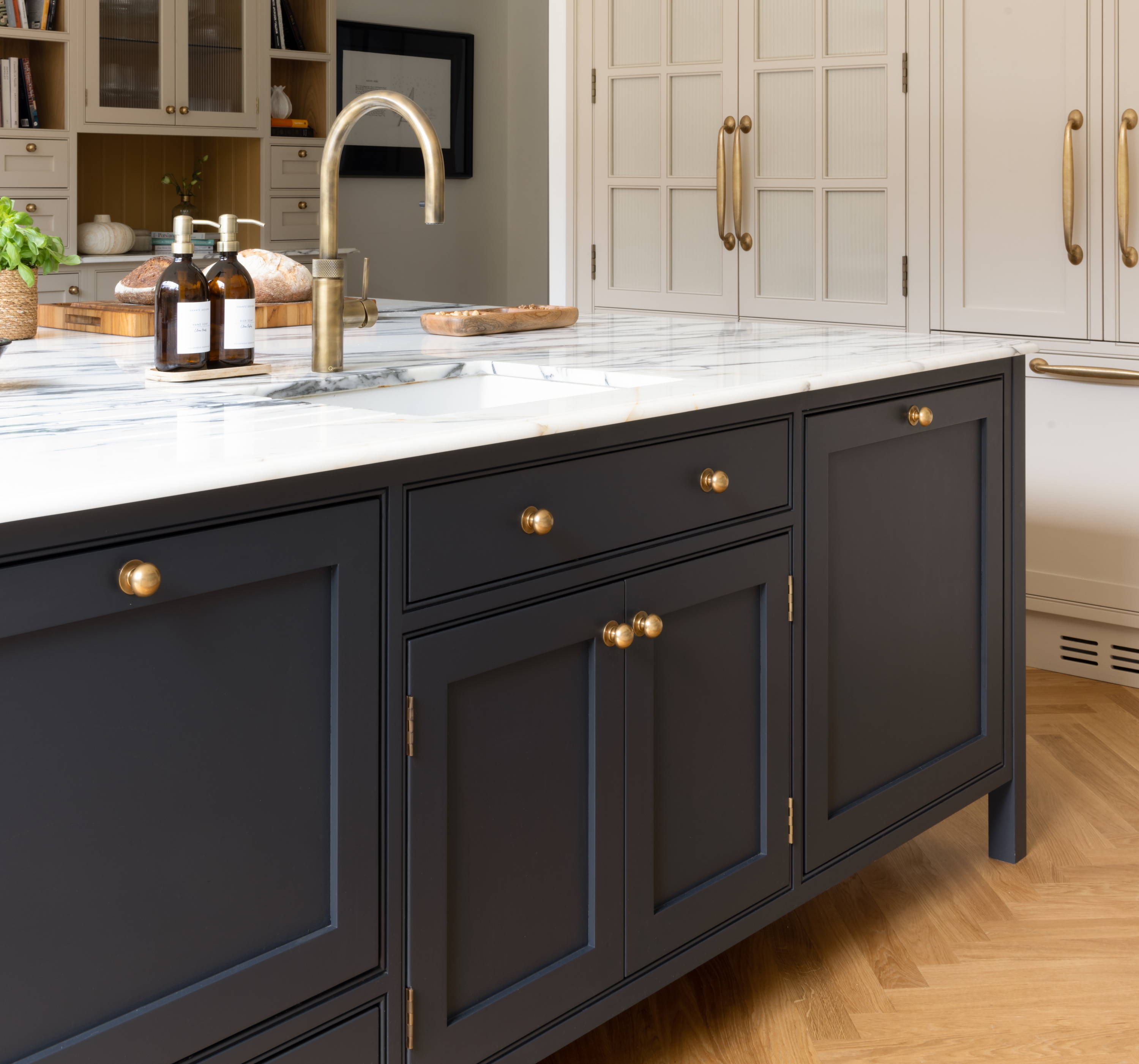 Choosing Cabinet Hardware_Krantz Designs