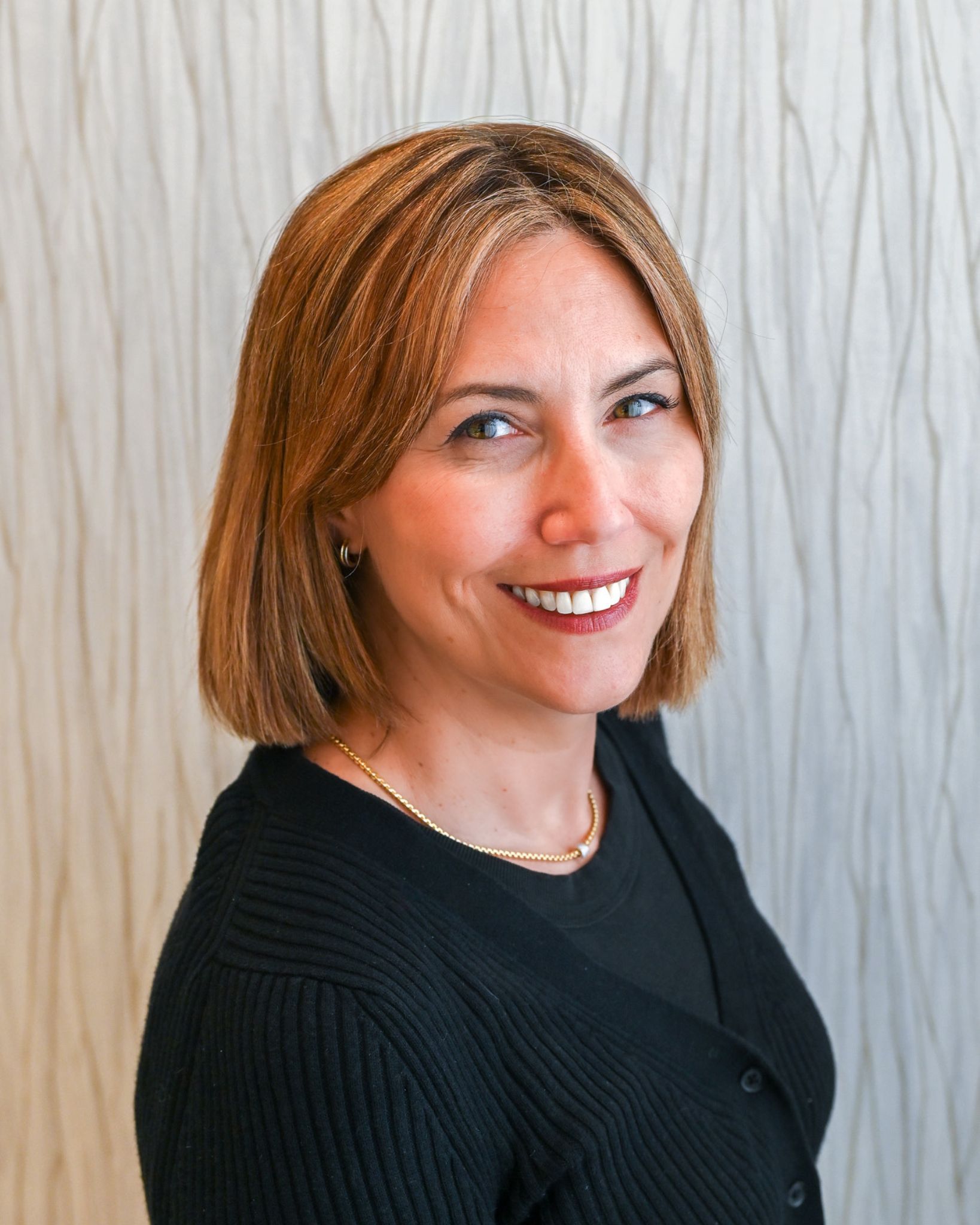Lindsay Keefe Sales Associate at Henne Jewelers head shot