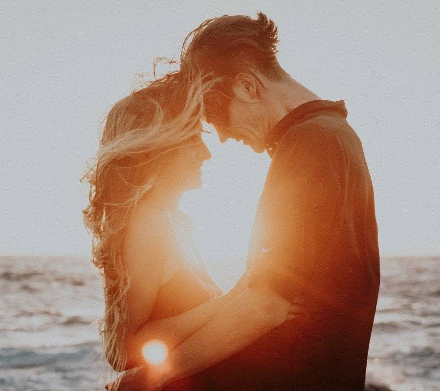 couple sea
