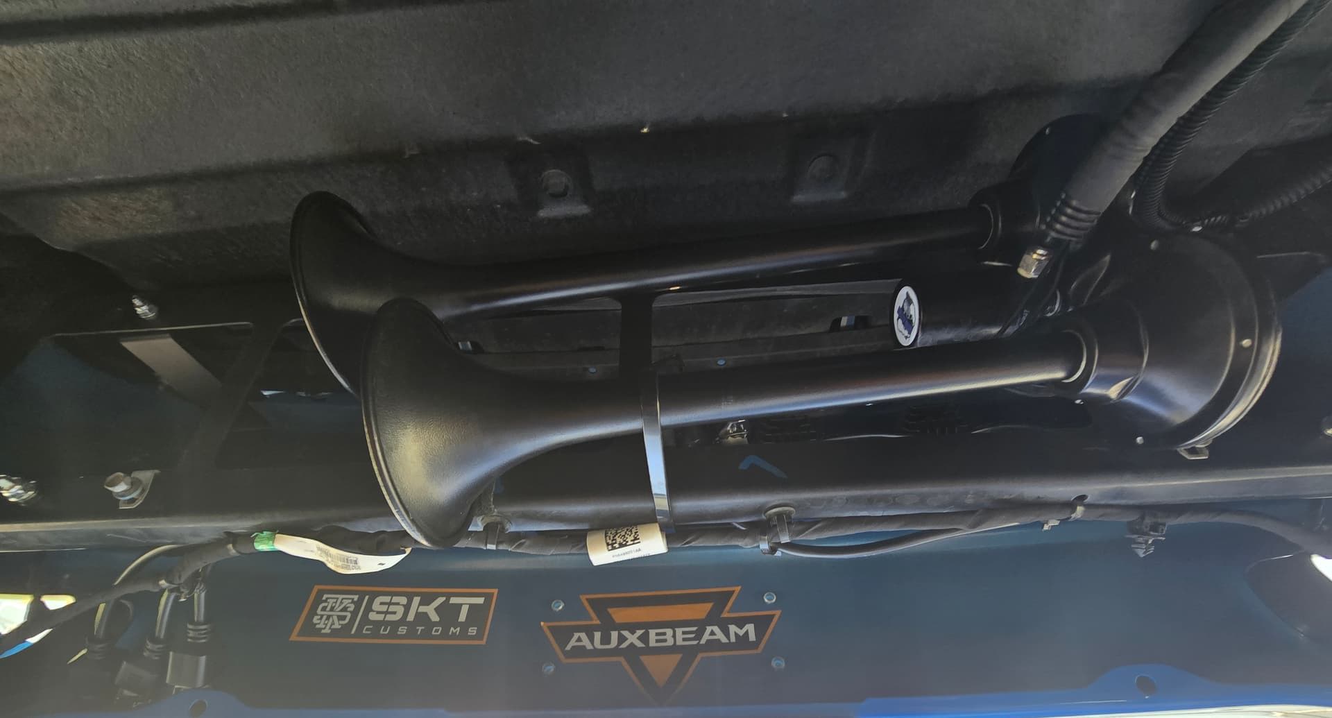 2022 RAM 1500 with 2-Chime 3-Liter Air Horn Kit installed