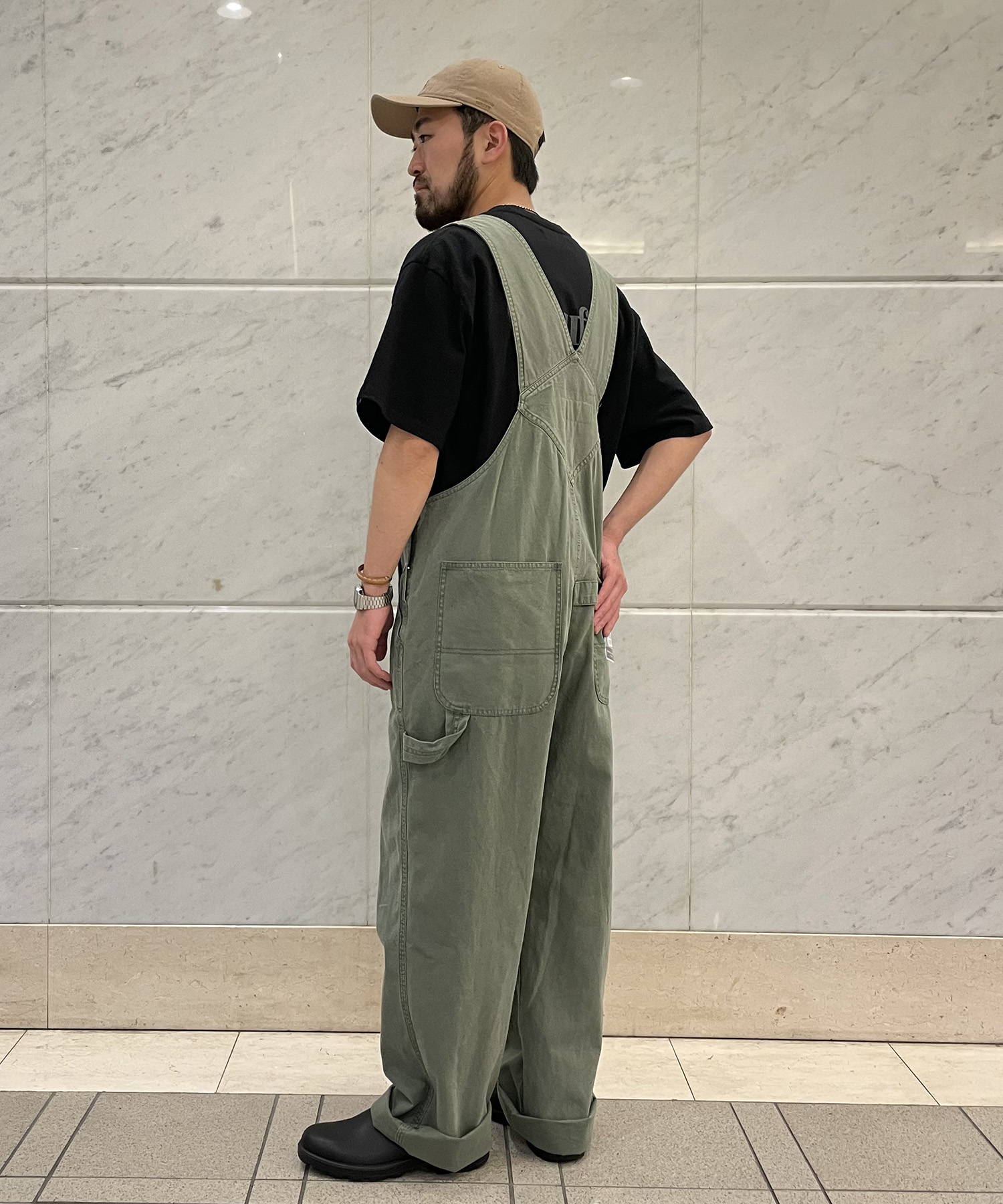 JACK & MARIEの隠れた人気商品「オーバーオール」のオススメコーデ JACK & MARIEの隠れた人気商品「オーバーオール」のオススメコーデ