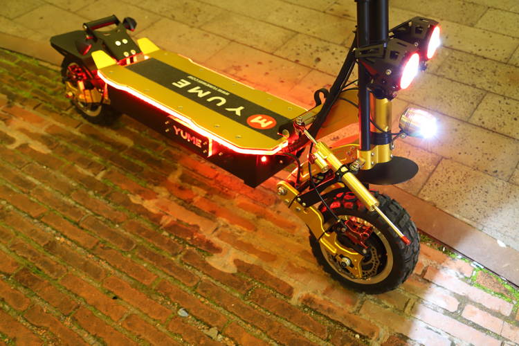 stem wobble on an electric scooter
