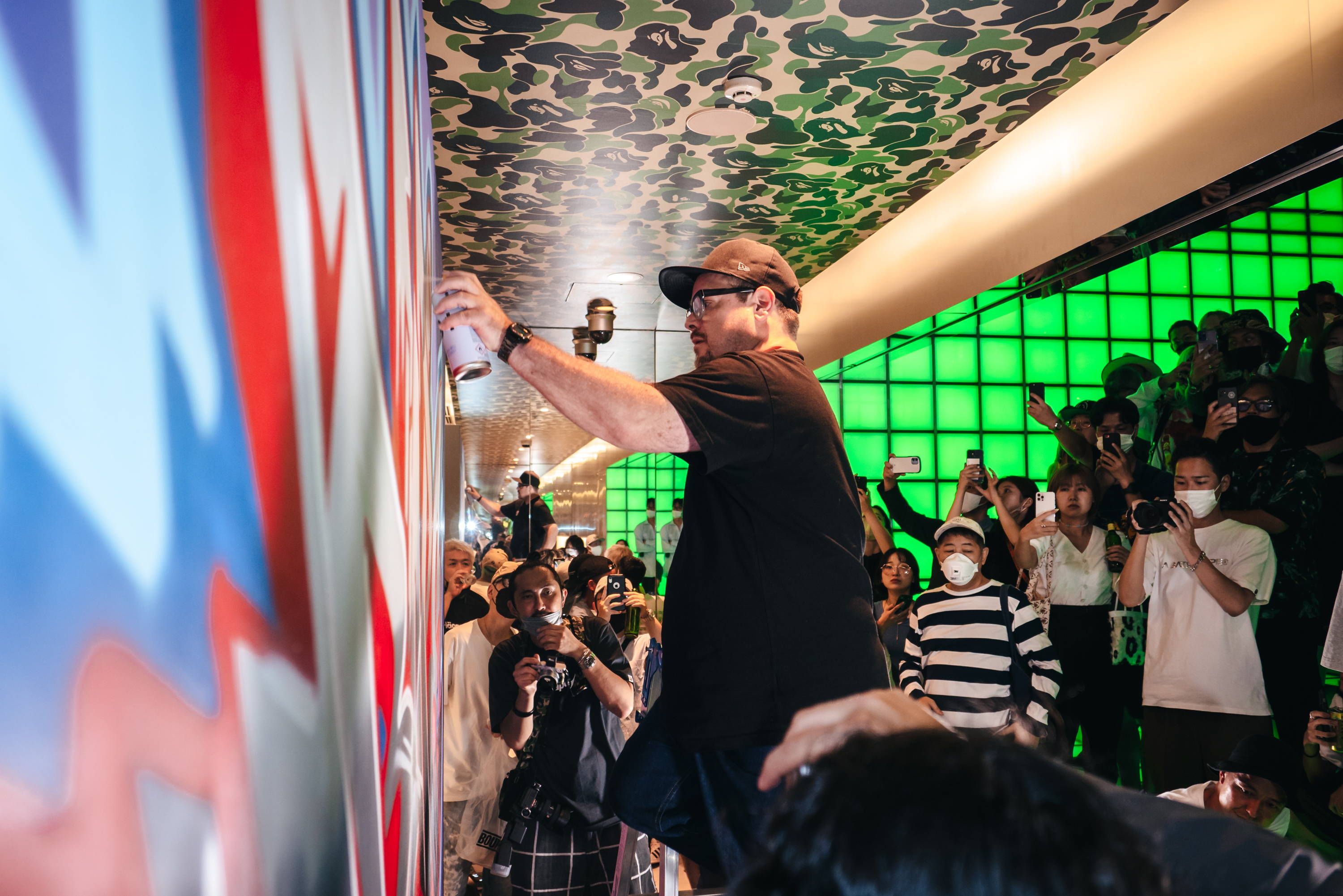 ライカD-LUX 7 “A BATHING APE® x STASH” | bape.com ライカD-LUX 7 “A BATHING APE® x STASH” | bape.com