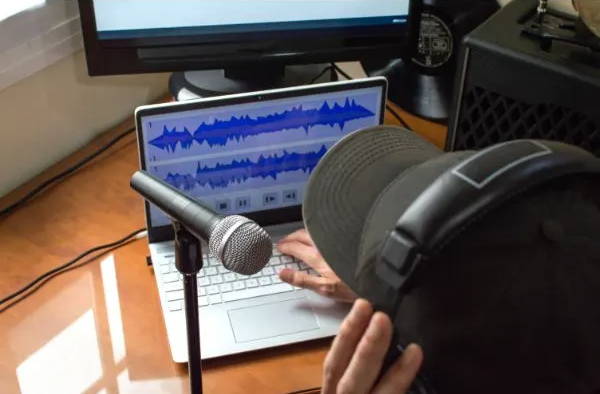 how to soundproof a room for podcasting
