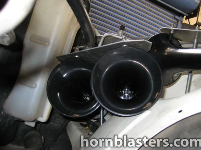 Front angle of Richard's 1997 Dodge Ram 1500 install photo 6