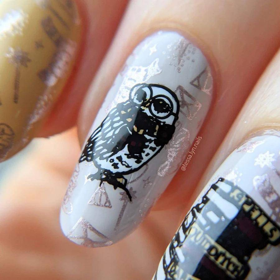 Nail designs with black and orange nails are classic halloween nail art designs but these nail art ideas will teach you to create your own halloween nail design