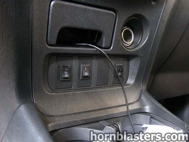 Center console custom rocker switches horn activation Raymond's 2004 Toyota RAV4 Conductor's Special 844K Nightmare Edition gallery photo 10