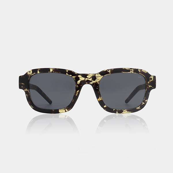 A product image of the A.Kjaerbede Halo sunglasses in Black and Yellow tortoise.