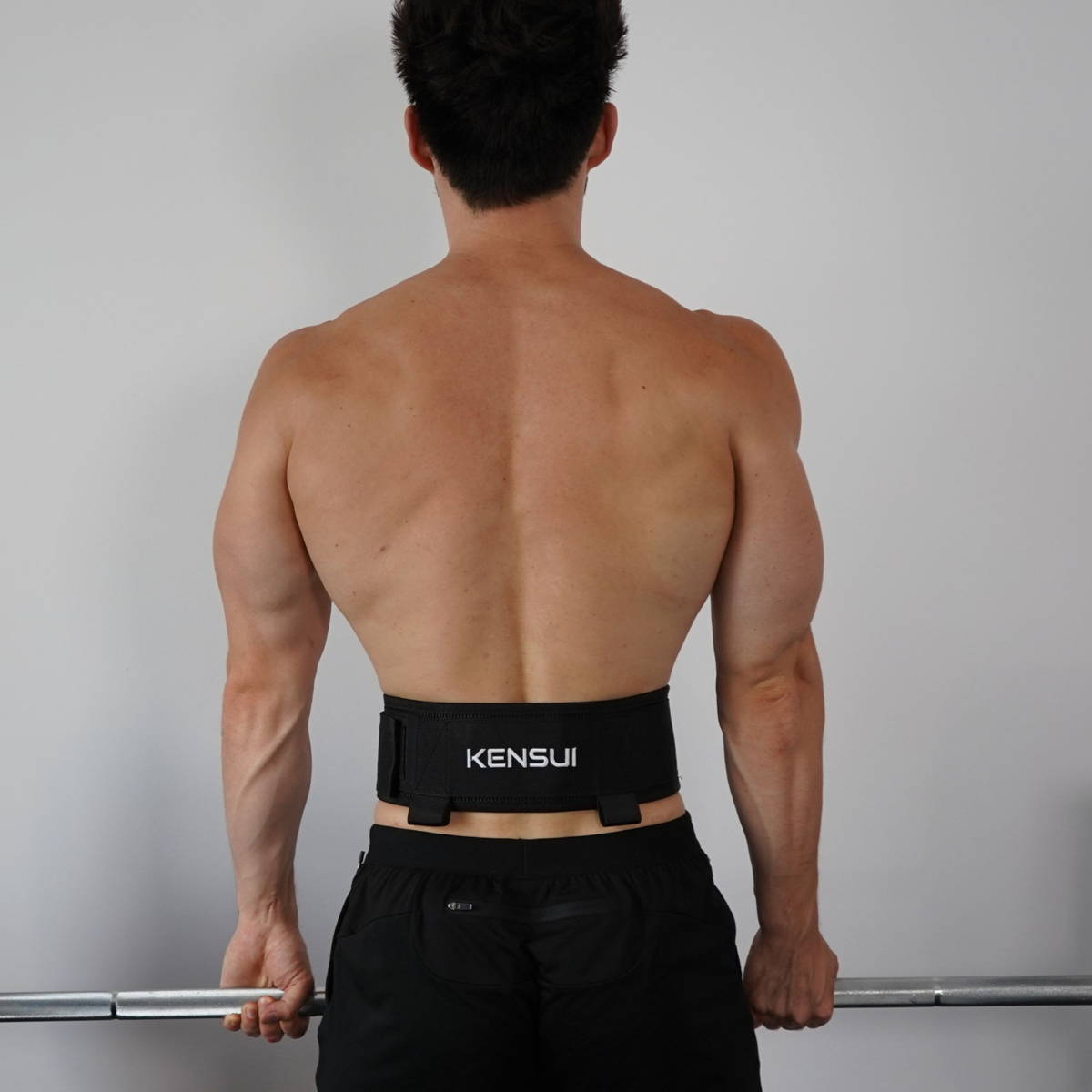 Deadlift with belt