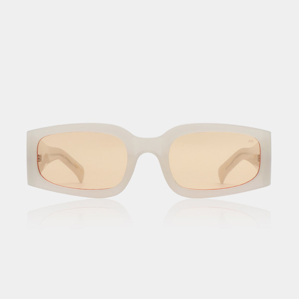 A product image of the A.Kjaerbede Alex sunglasses in Cream Bone.