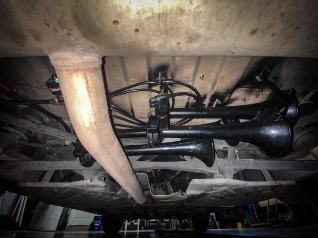 Conductor’s Special 2HB Train Horn Kit installed on a 2011 Mini Cooper Countryman with Shocker XL horns and hidden 2-gallon air system