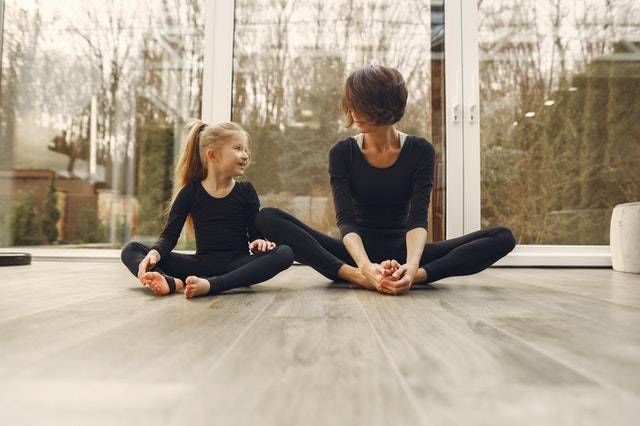Haciendo Yoga en Familia | muka-yoga
