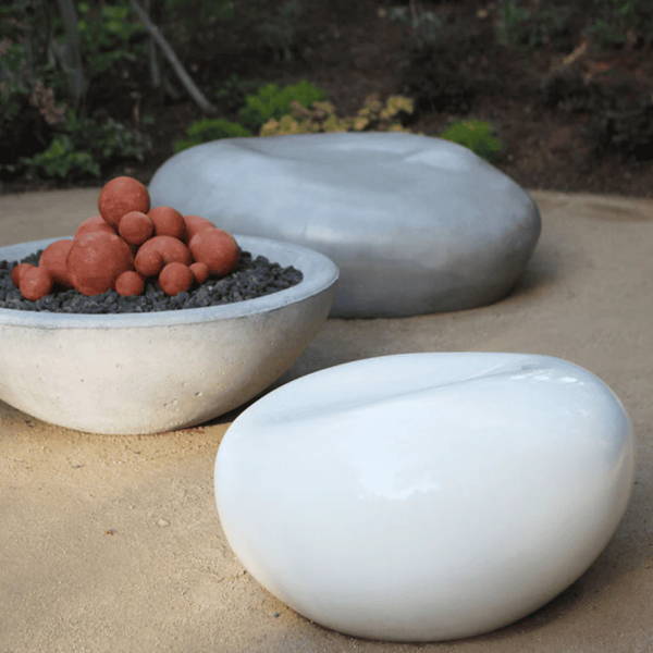 White cast pebble concrete seat