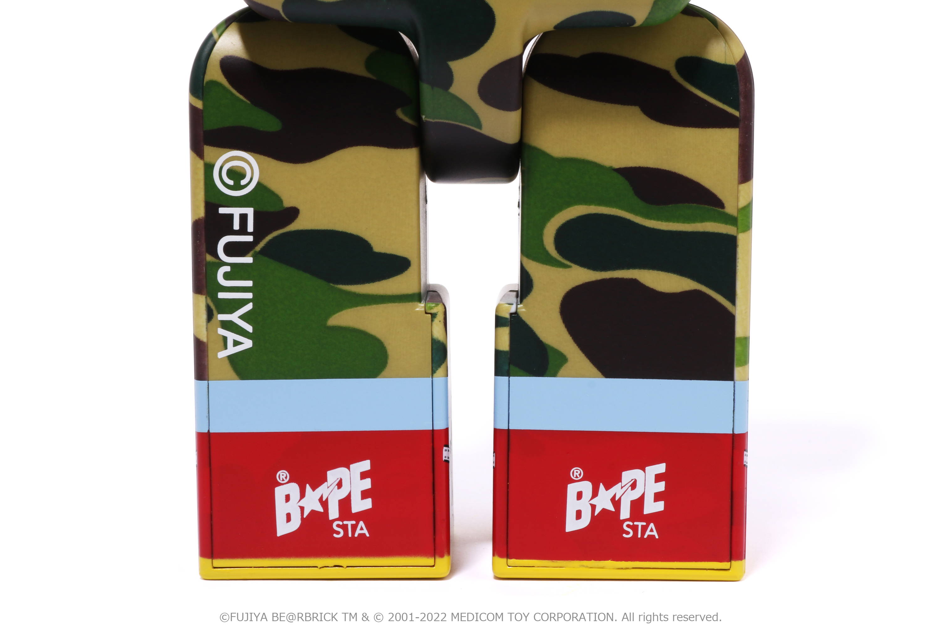 BAPE®︎ × FUJIYA ペコちゃん × BE@RBRICK | bape.com BAPE®︎ × FUJIYA ペコちゃん × BE@RBRICK | bape.com