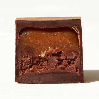 Peanut Praline & Banana bonbon