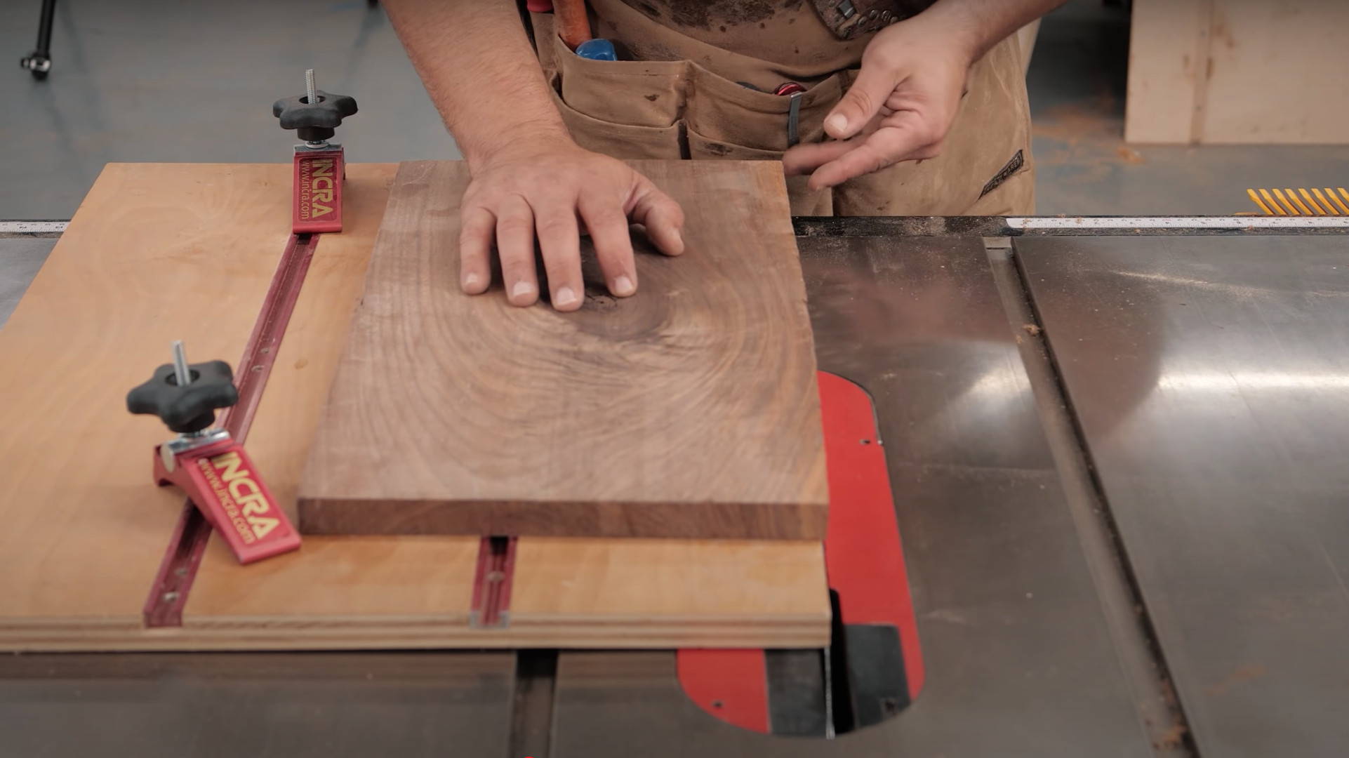 Edge jointing jig for table saw