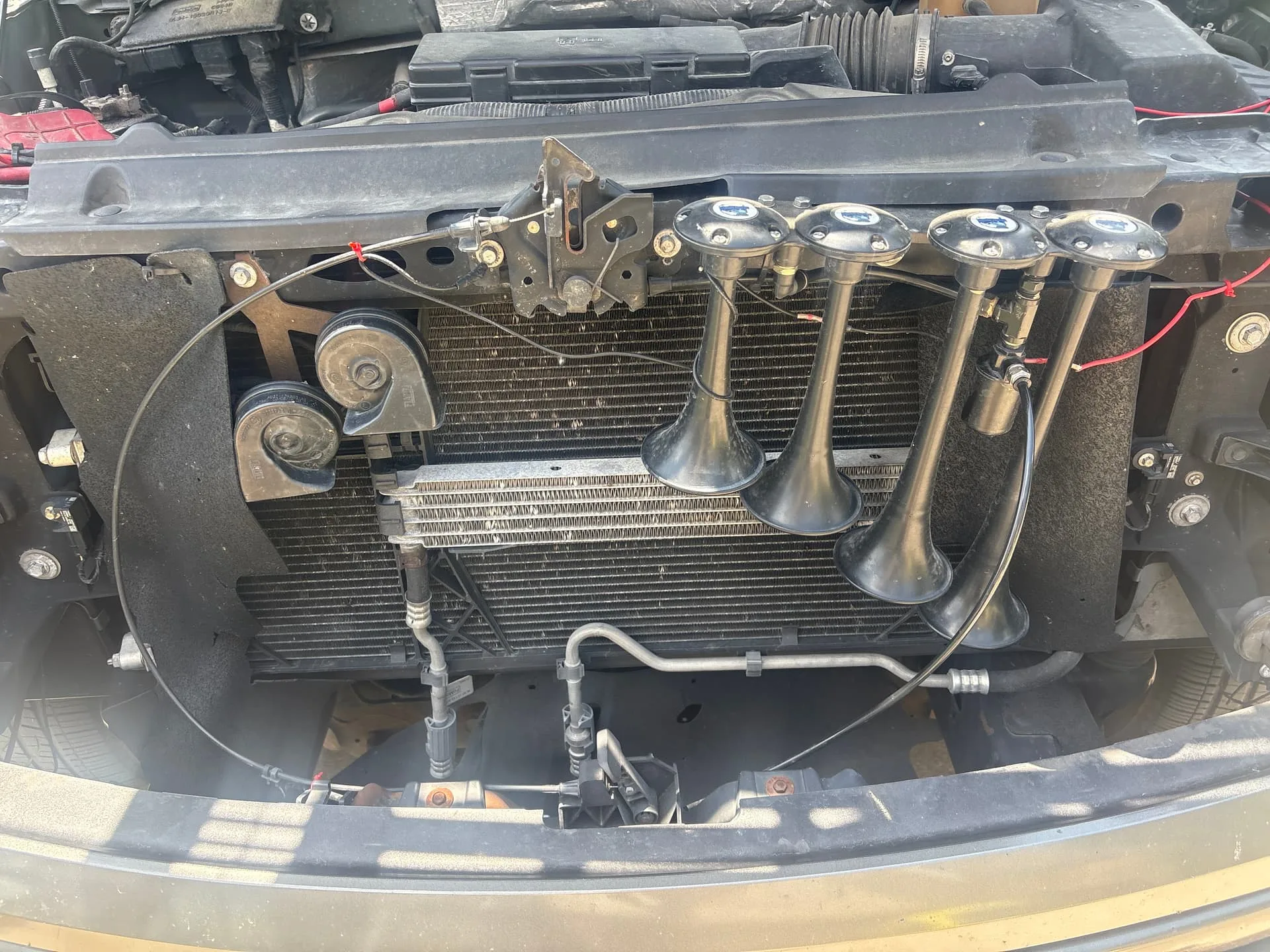 Courtney's 2013 Ford F-150 4-Chime Air Horn Kit install gallery photo 2