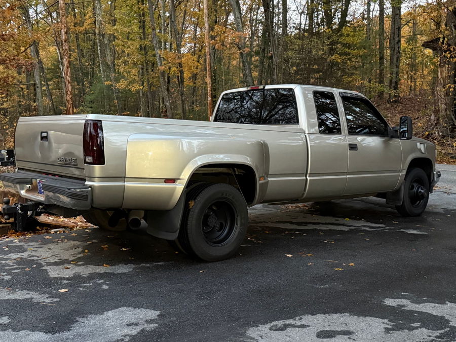Matthew's 1998 Chevy C3500 equipped with HornBlasters Flatlaw 127H Train Horn Kit