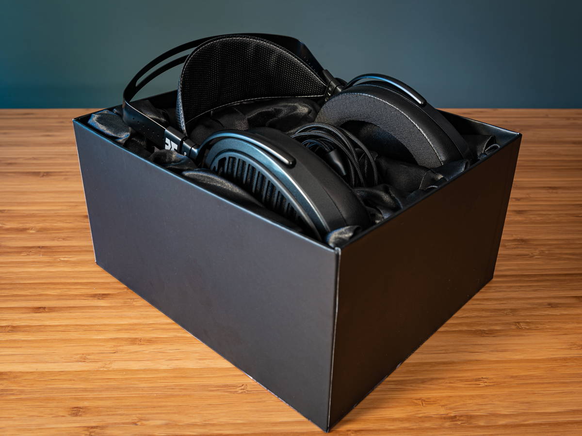 HiFiMan Arya Stealth in box