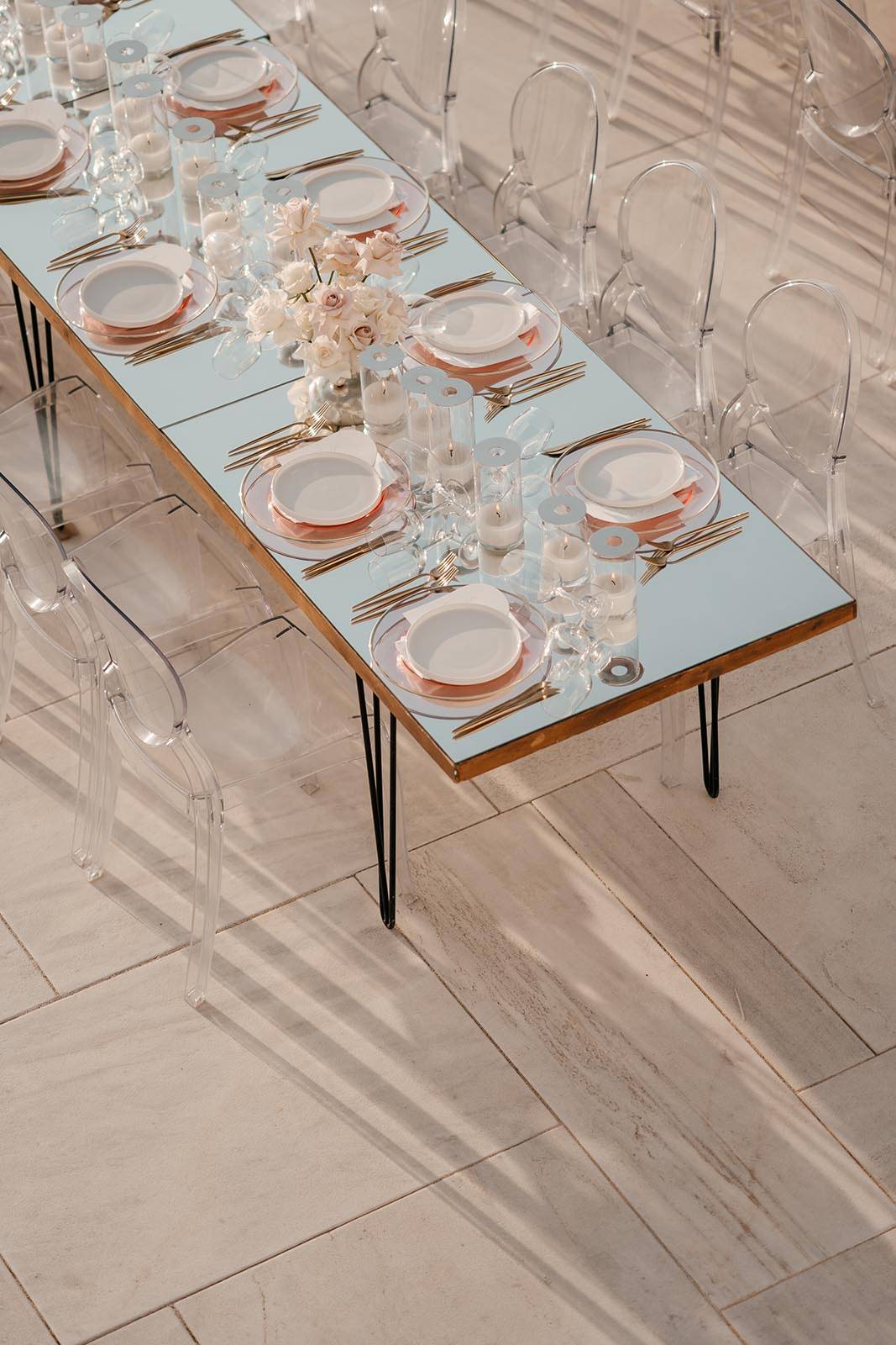 Table layout with mirrored aesthetic