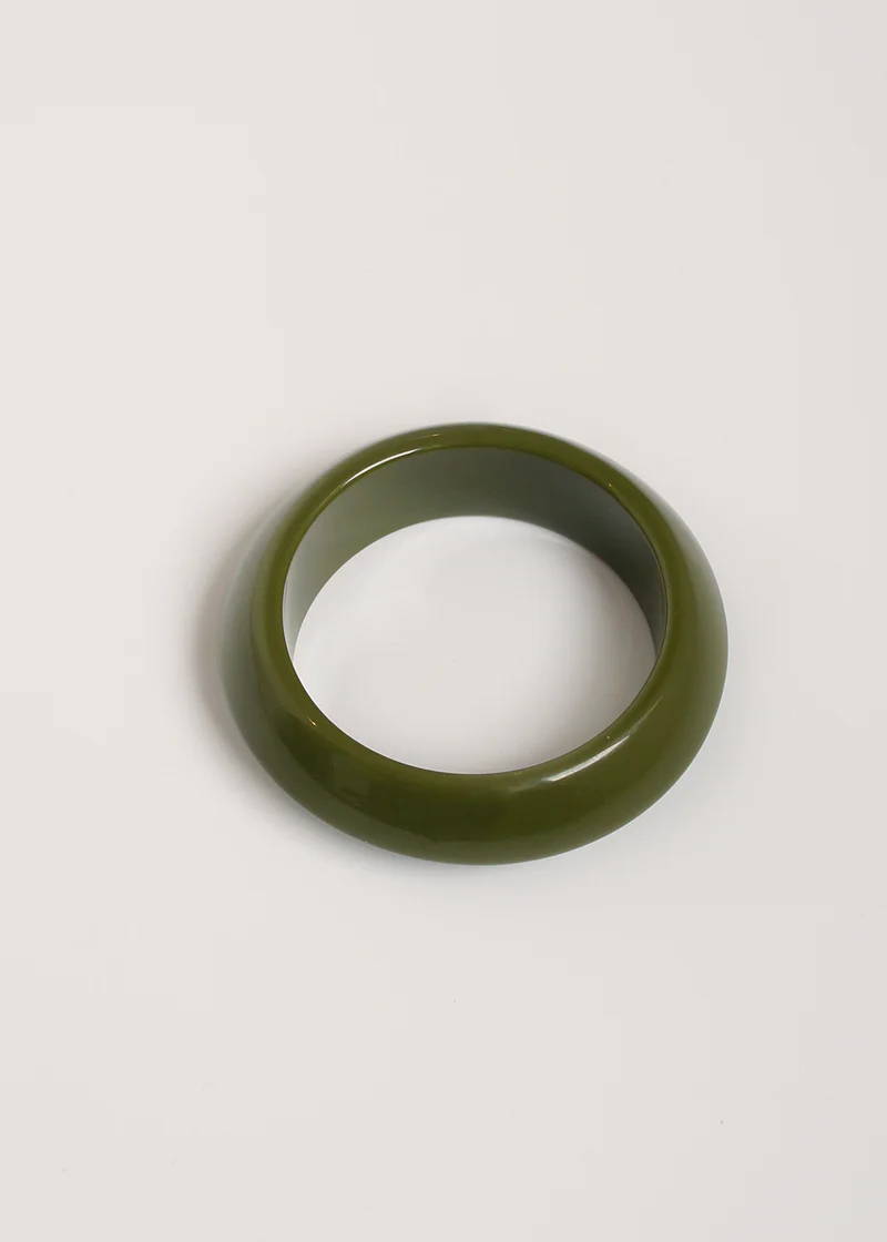 A simple khaki green resin bangle