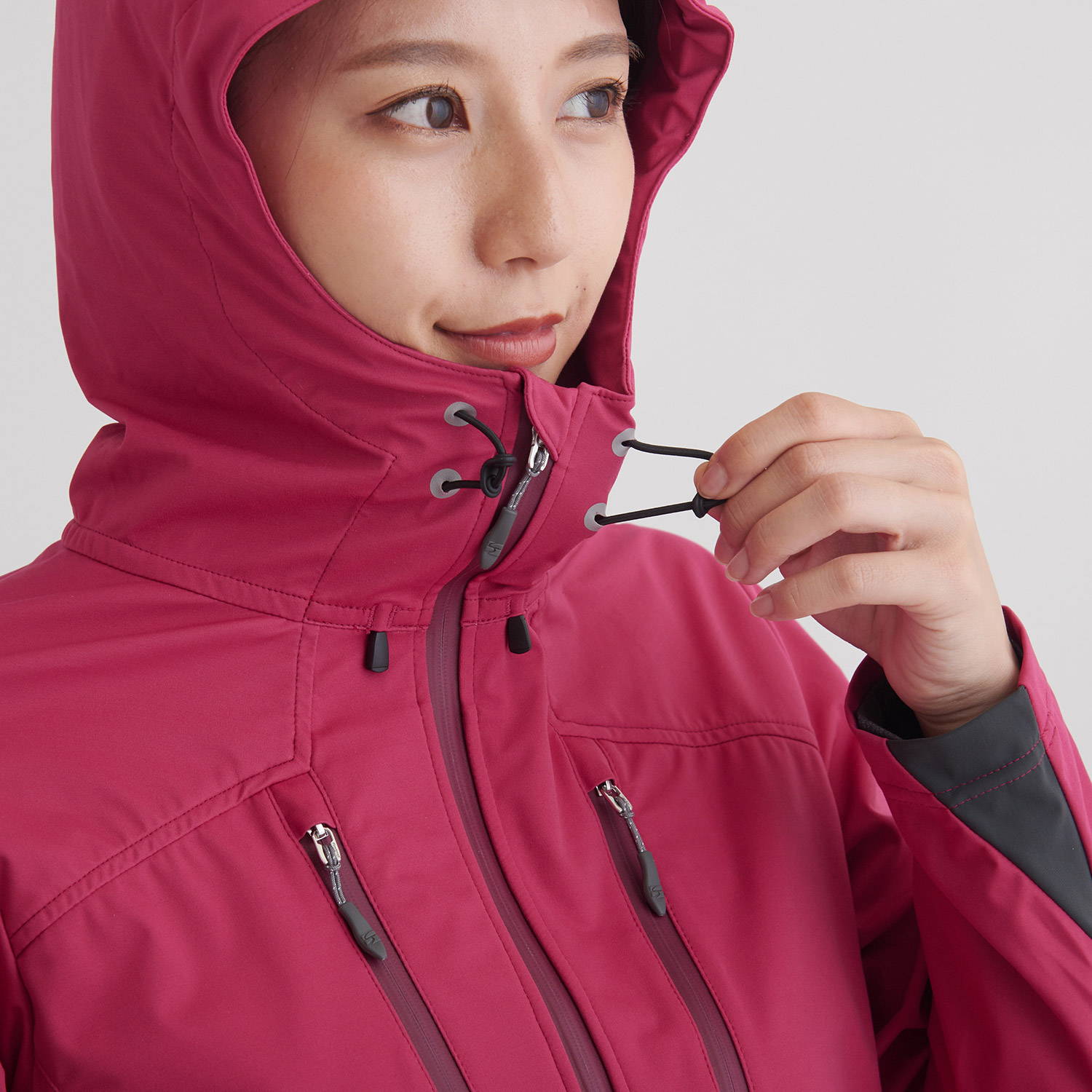 finetrack（ファイントラック）/フロウラップフーディ/ローズレッド/WOMENS
