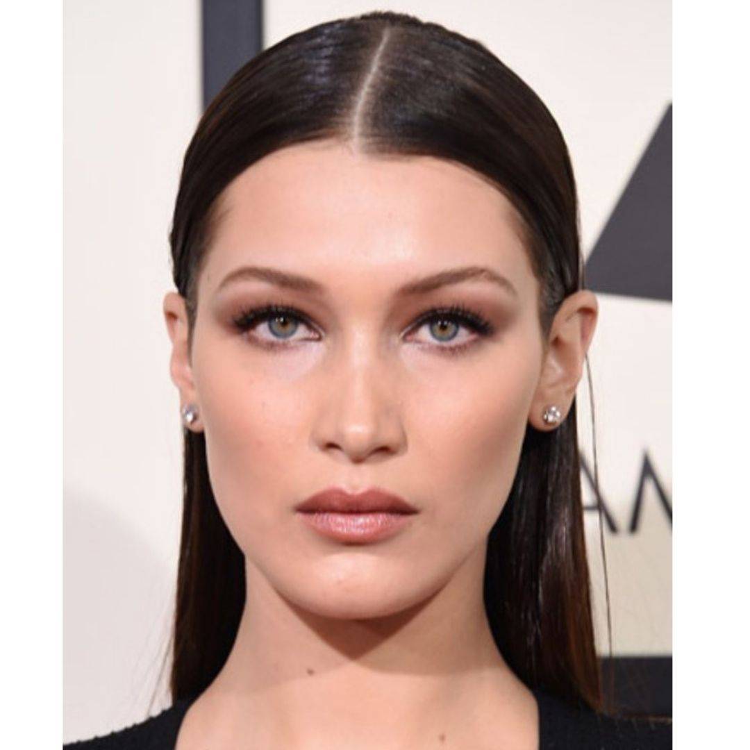 Woman with oval face shape - Bella Hadid