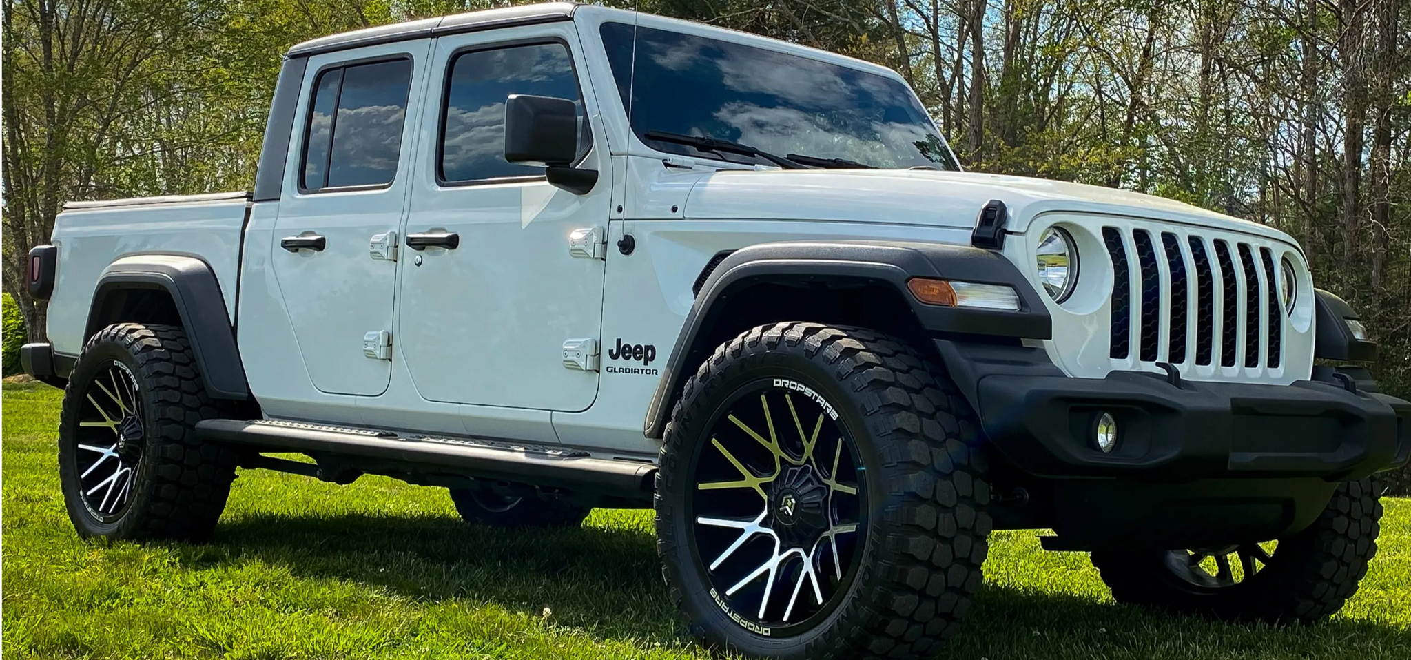 Conductor’s Special 232 Train Horn Kit installed on 2020 Jeep Gladiator using Spare Tire Delete Mount