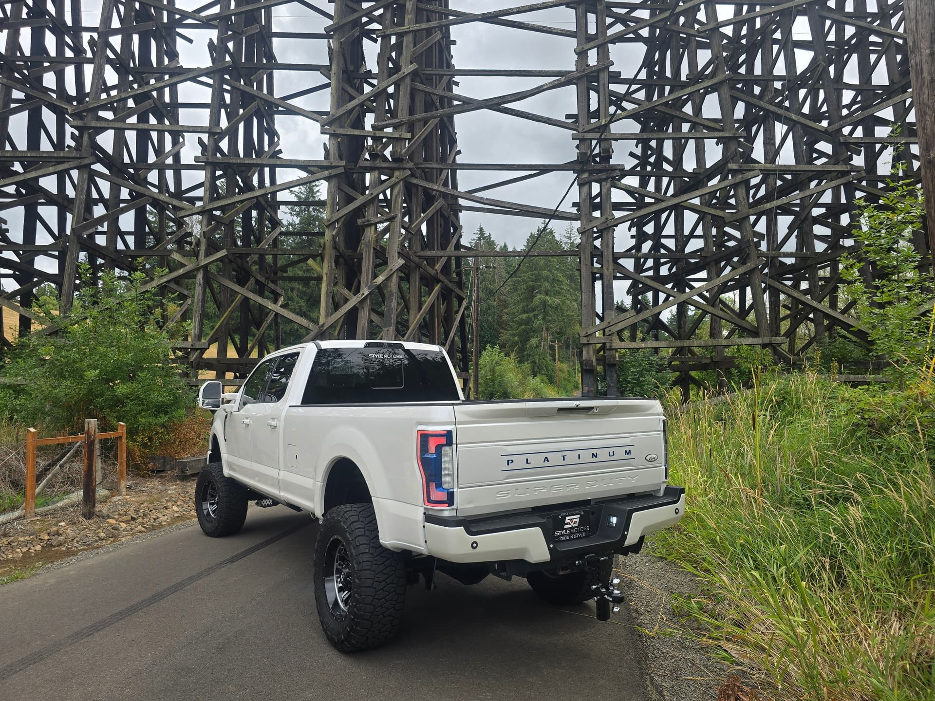 Ben's 2017 Ford F350 Platinum Train Horn Install with Spare Tire Delete Kit Heavy Duty