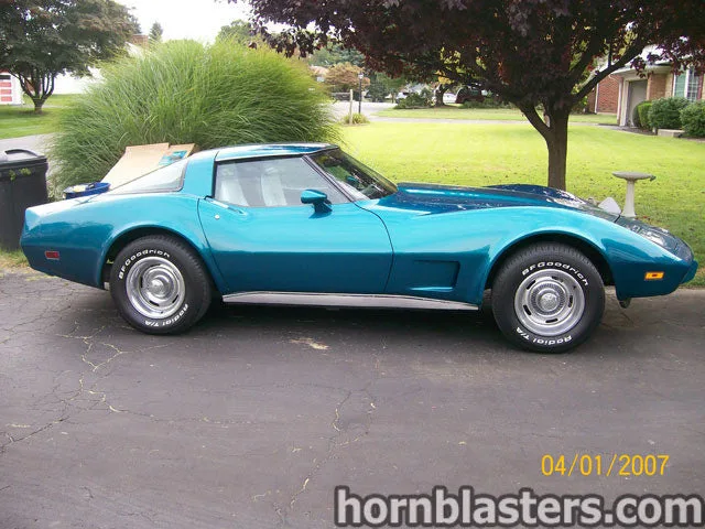 Angled exterior or driveway view Craig's 1979 Chevy Corvette Shocker XL train horn install gallery photo 2