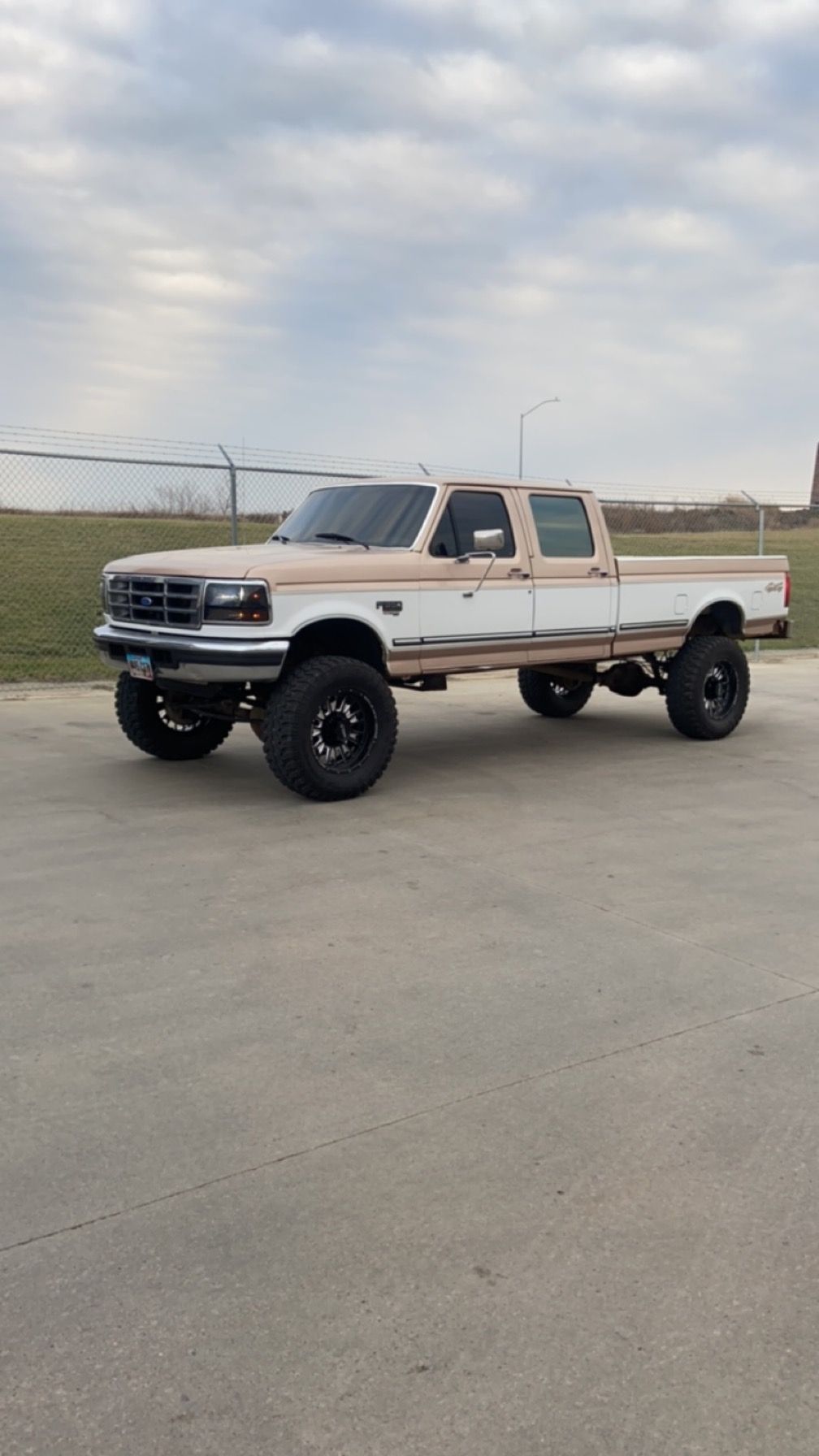 Kayden’s 1996 Ford F350 with Conductor’s Special 228H + 9 Shocker XL Horns