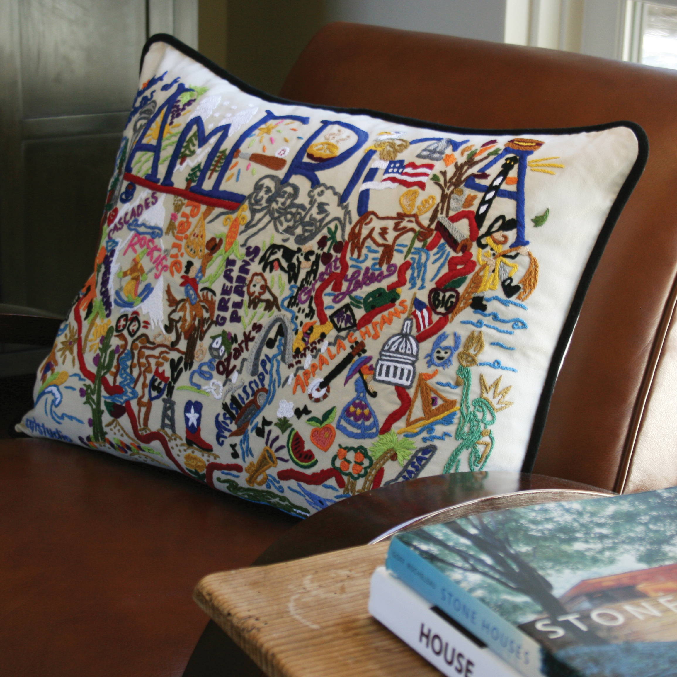 クッション　catstudio Embroidered Pillows – catstudio