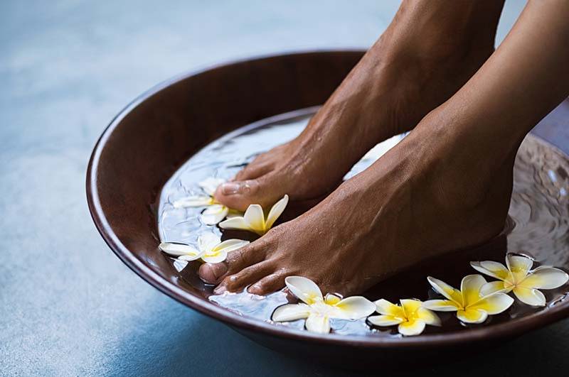 epsom salt for feet in basin