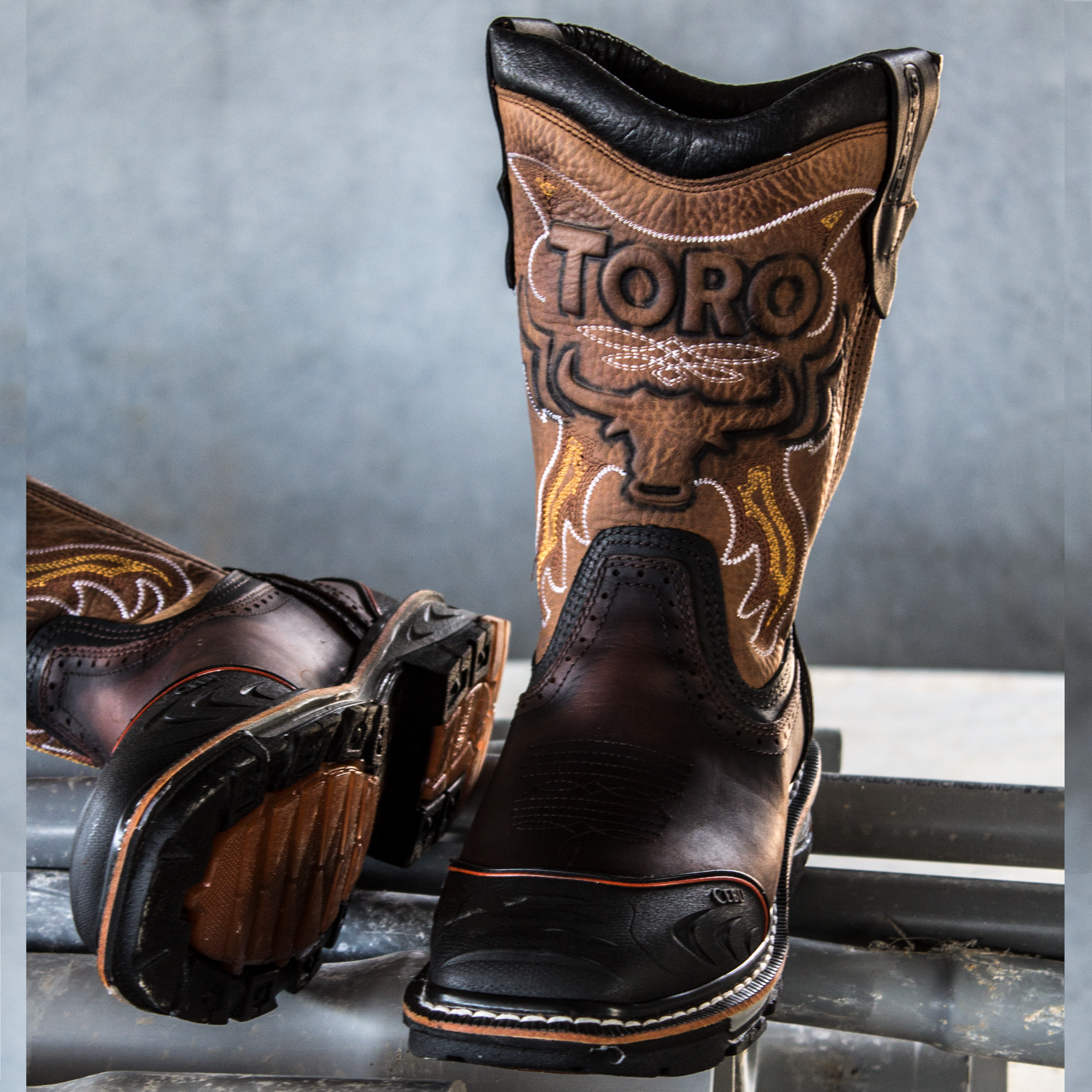 Botas de trabajo de vaquero - Punta cuadrada Toro Bravo Boots - Punta de acero, punta material compuesto e impresión – Cebu boots