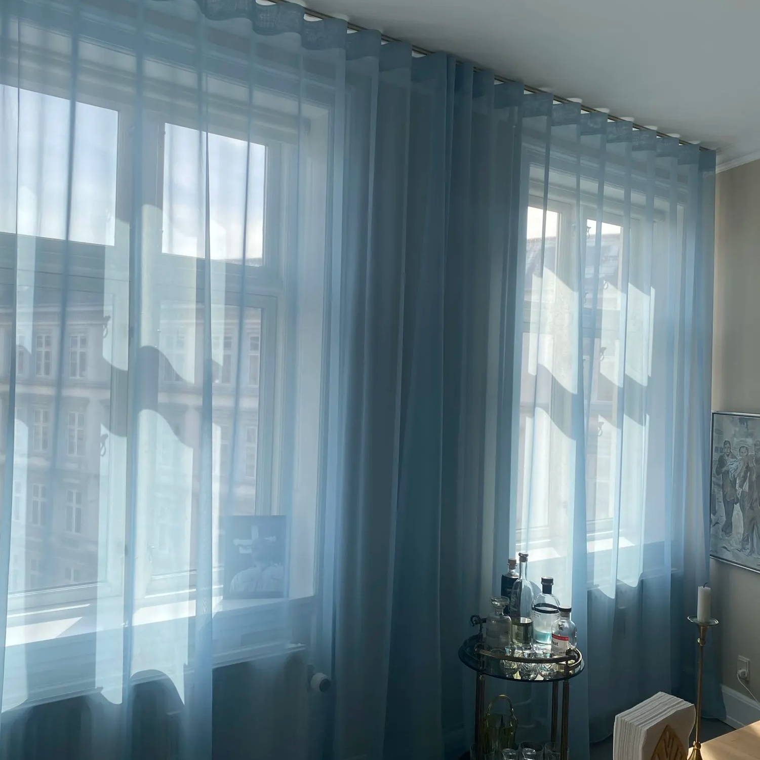 Gardiner på specialmål. Gardiner efter mål. Lette gardiner. Transparente gardiner. Farvede gardiner. Gardiner i god kvalitet. Speciallavede gardiner. Køb gardiner. Inspiration gardiner.