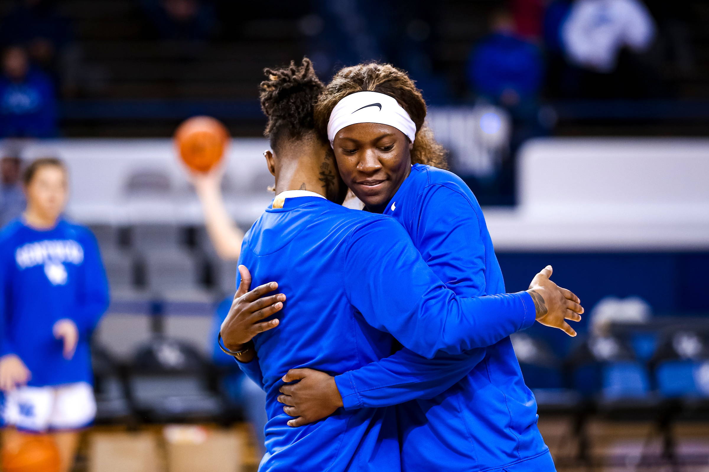 Headband Hilarity: Upside-Down Headbands Coming to an NIL Store Near You -  Sports Illustrated Indiana Hoosiers News, Analysis and More