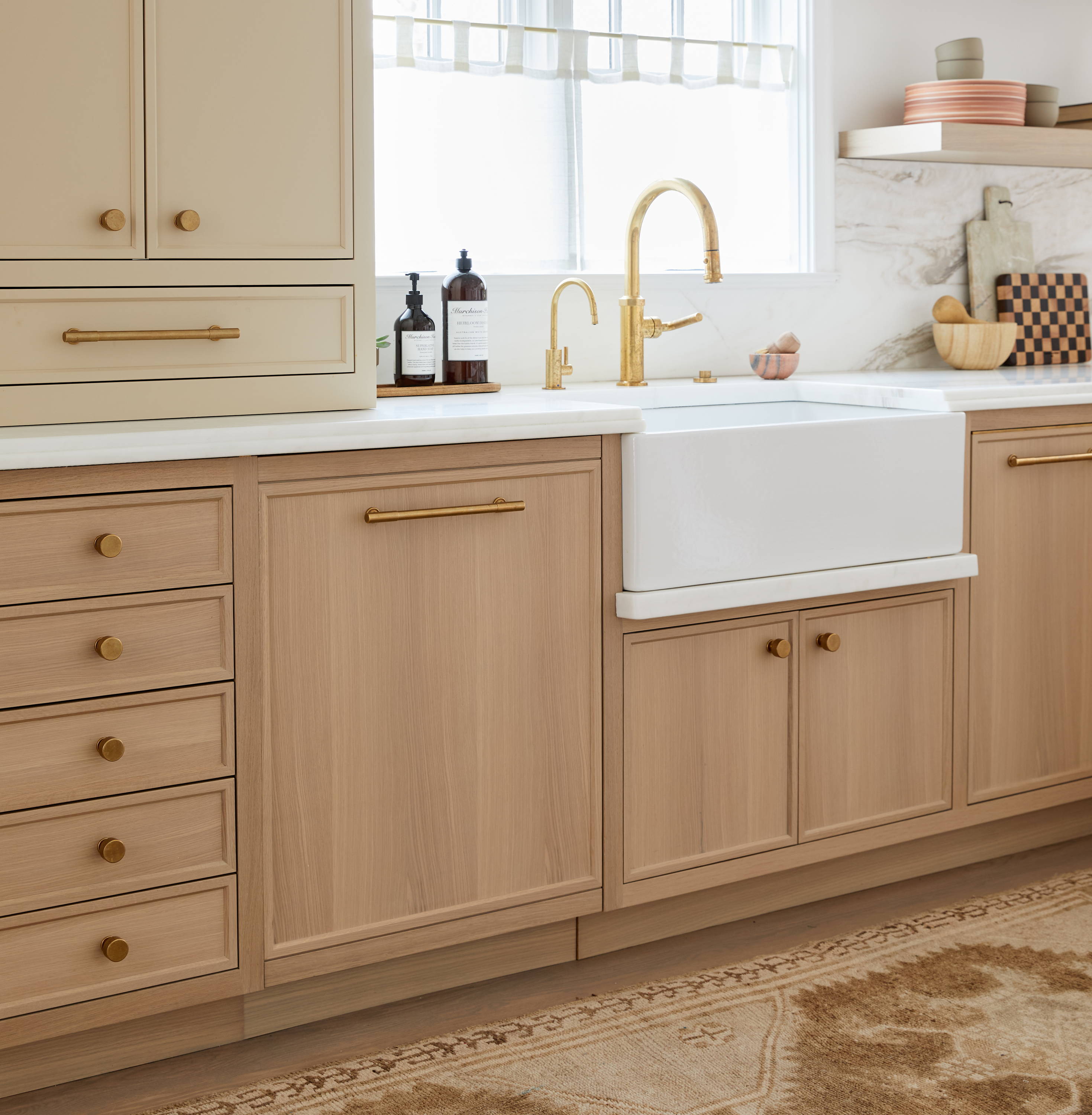 Choosing Cabinet Hardware_Kate Marker Interiors