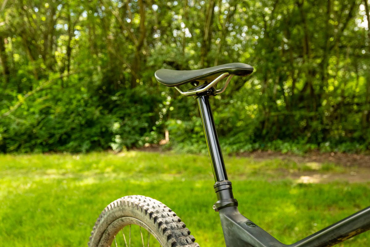 devinci spartan with a oneup components dropper post v2 and marzocchi bomber z1